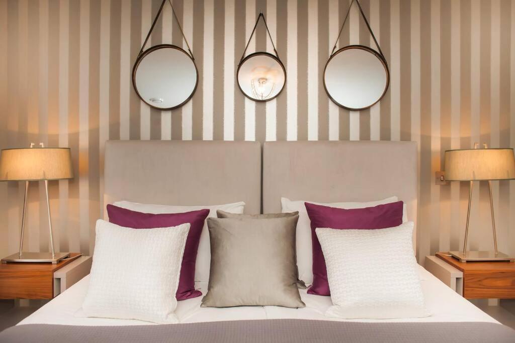 Stylish And Central Two Bedroom & Two Bathroom Apartment With Free Parking エクステリア 写真
