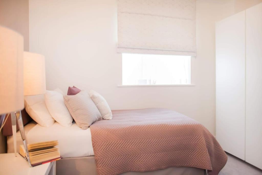 Stylish And Central Two Bedroom & Two Bathroom Apartment With Free Parking エクステリア 写真
